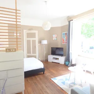 vichy-lac-dallier.hotels-rhonealpes.com/